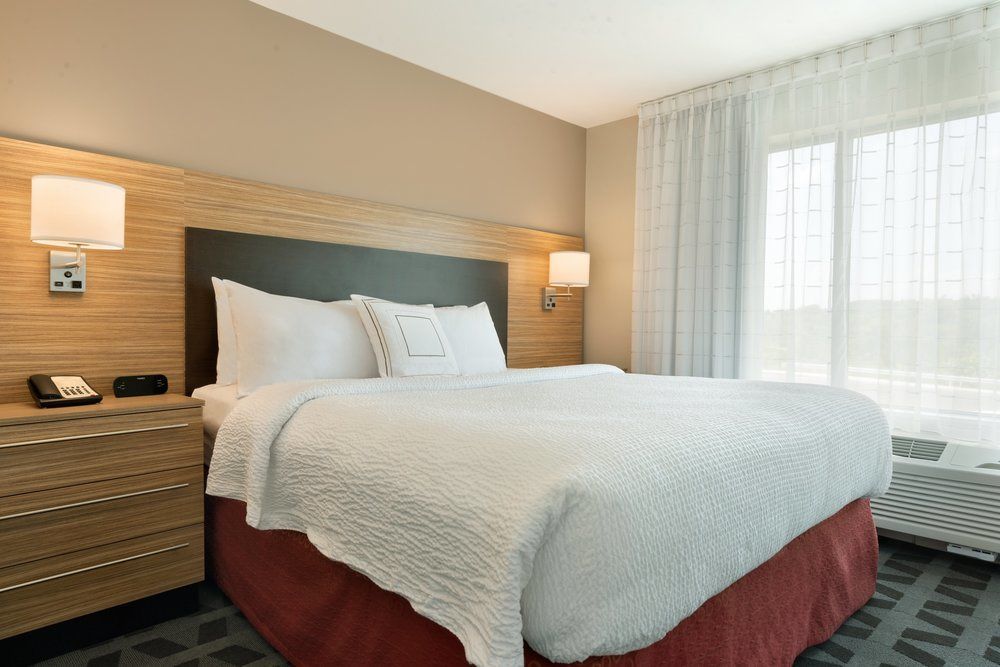 Fairfield & By Marriott Pittsburgh Airport/robinson Township Hotel